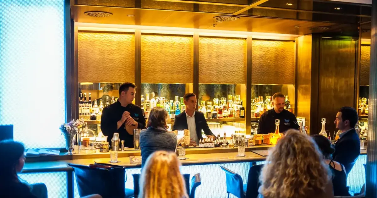 blue-fox-the-bar